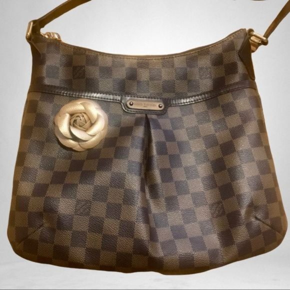 Camellia Flower Magnetic Vegan Leather Bag Charm - Picture 4 of 16